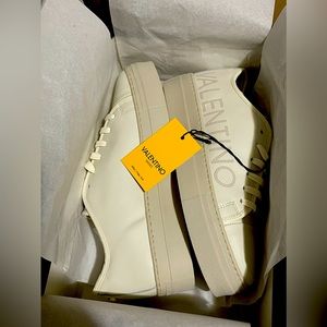 Valentino sneakers size 9 white/grey
